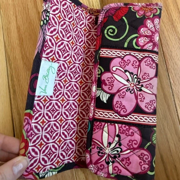 Vera Bradley magnetic wallet - Picture 3 of 8